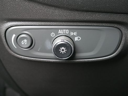 Used 2023 Chevrolet Equinox RS AWD/4WD image 28