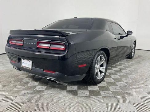 Used 2019 Dodge Challenger R/T RWD image 9