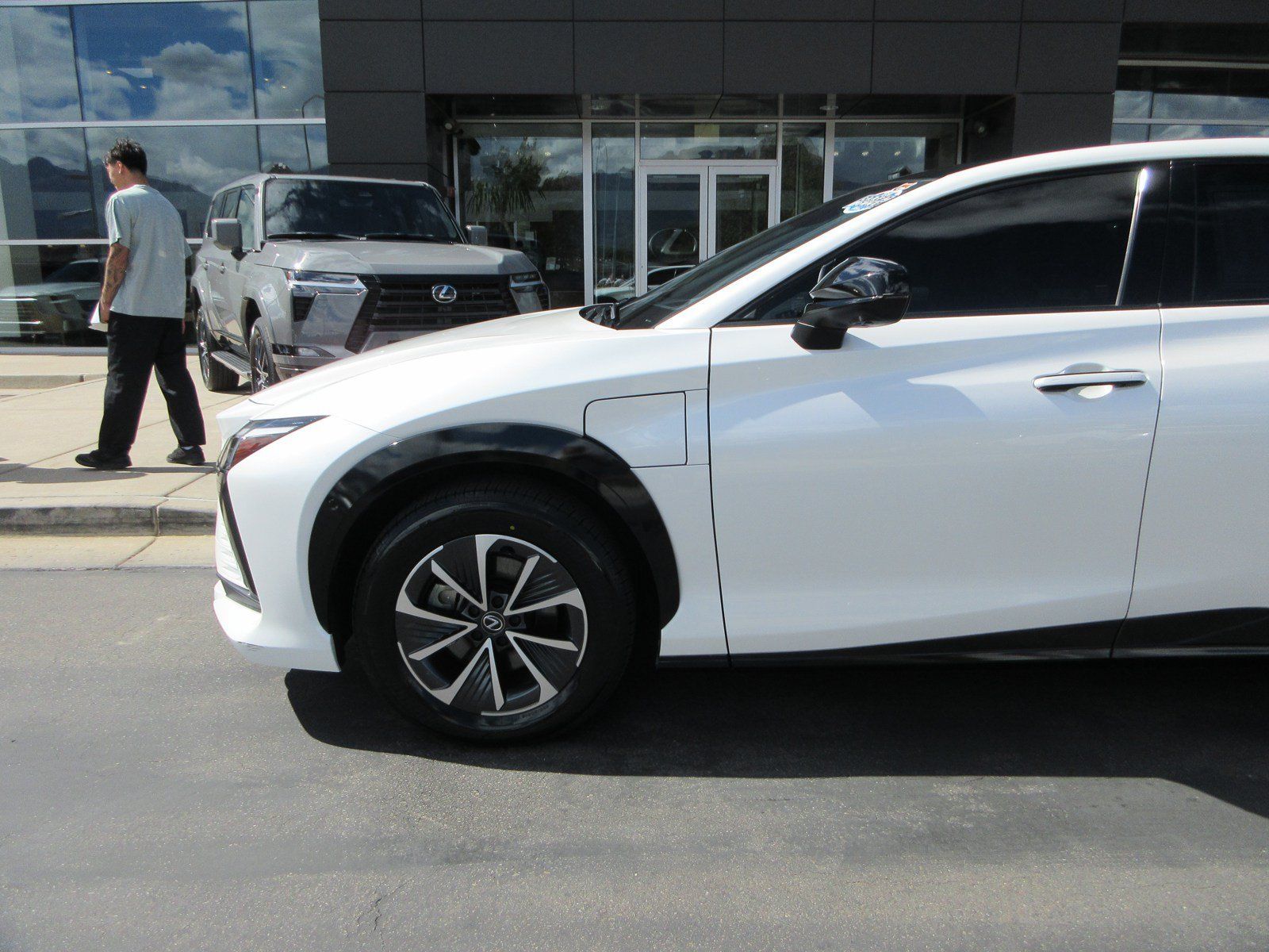 Used 2023 Lexus RZ 450e Premium w/ Technology Package AWD/4WD image 2