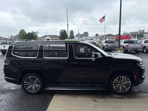Used 2022 Jeep Grand Wagoneer Series III AWD/4WD image 6