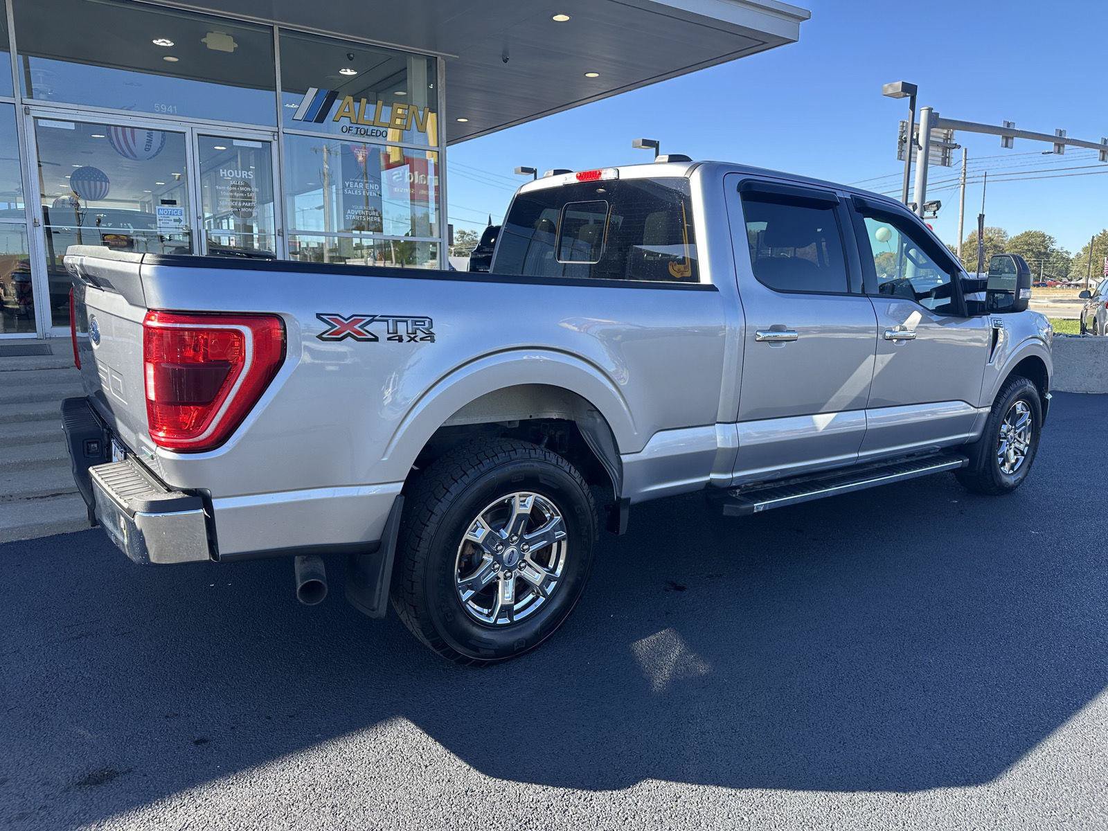 Used 2021 Ford F150 XLT w/ Equipment Group 302A High AWD/4WD image 16