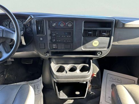 Used 2007 GMC Savana 3500 RWD image 21