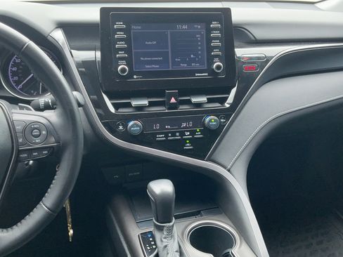 Used 2023 Toyota Camry SE FWD image 8