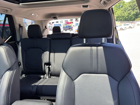 Used 2026 Honda Pilot Touring image 13