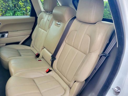 Used 2016 Land Rover Range Rover Sport SE image 40