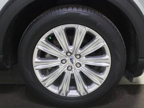 Used 2022 Ford Explorer Limited w/ Limited Technology Package image 32