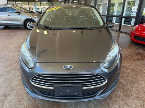 Used 2017 Ford Fiesta SE image 2