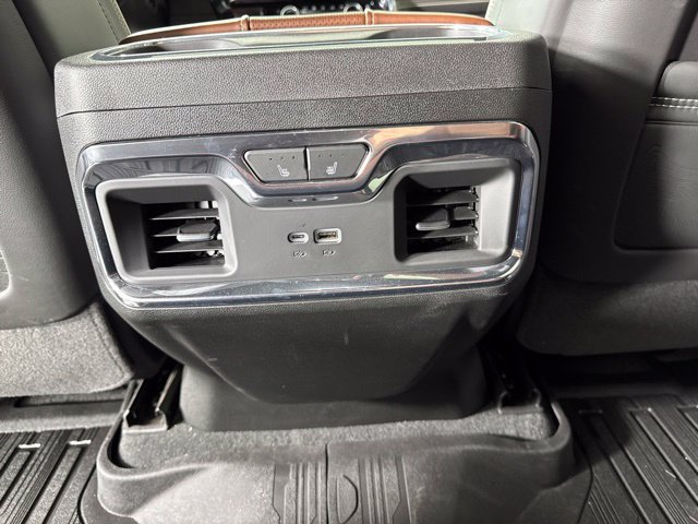 Used 2025 GMC Sierra 3500 Denali Ultimate AWD/4WD image 13