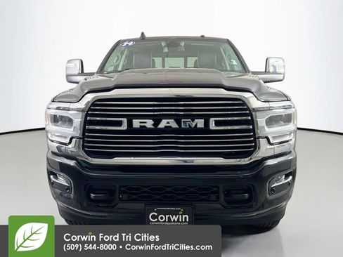 Used 2024 RAM 3500 Laramie AWD/4WD image 4