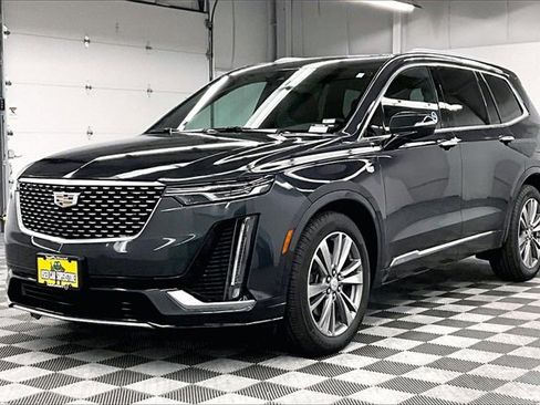 Used 2022 Cadillac XT6 Premium Luxury image 11