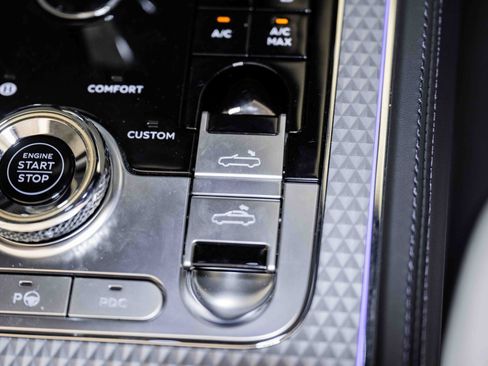 Used 2024 Bentley Continental GT Mulliner image 38