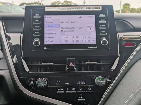 Used 2024 Toyota Camry SE FWD image 17