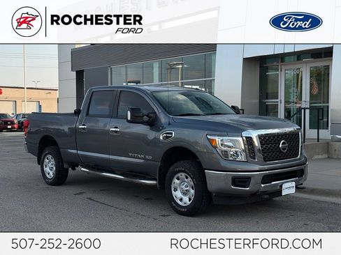 Used 2018 Nissan Titan SV AWD/4WD image 1