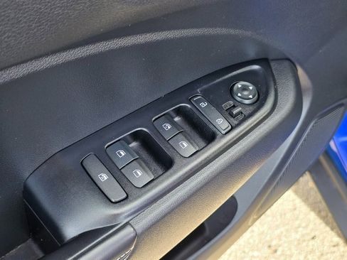 Certified 2022 Hyundai Venue Limited w/ Cargo Package image 20