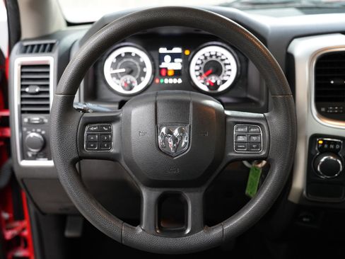 Used 2018 RAM 1500 Classic SLT image 12