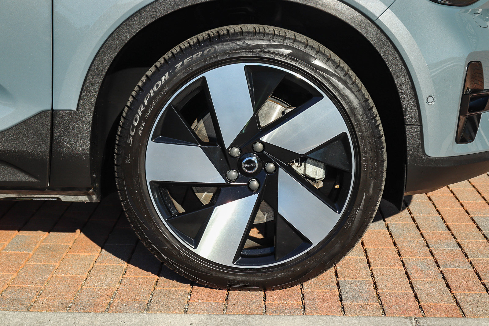 Used 2023 Volvo C40 P8 Recharge Ultimate AWD/4WD image 11
