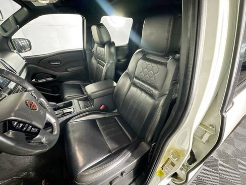Used 2022 Nissan Frontier PRO-4X w/ Pro-4X Premium Package image 18