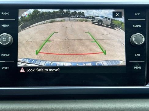 Used 2022 Volkswagen Taos SE FWD image 8
