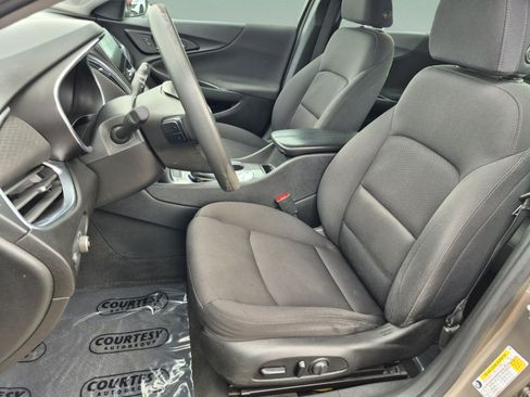 Used 2020 Chevrolet Malibu LT FWD image 19