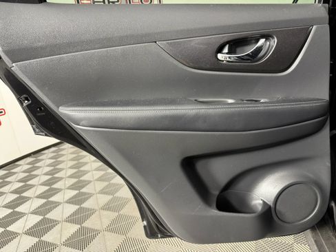 Used 2020 Nissan Rogue SV AWD/4WD image 38