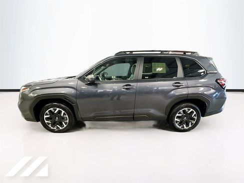 Certified 2025 Subaru Forester Premium AWD/4WD image 8