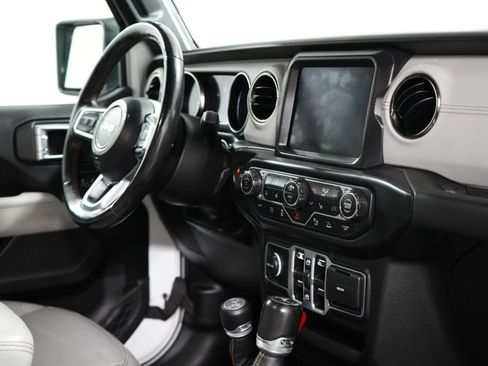 Used 2023 Jeep Wrangler Unlimited Sahara AWD/4WD image 12
