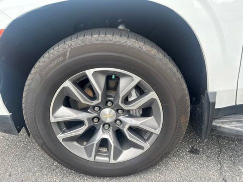 Used 2022 Chevrolet Tahoe LT w/ LT Signature Plus Package RWD image 9