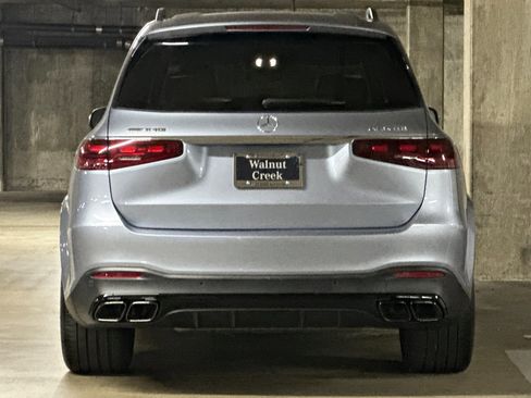 New 2025 Mercedes-Benz GLS 63 AMG 4MATIC image 9