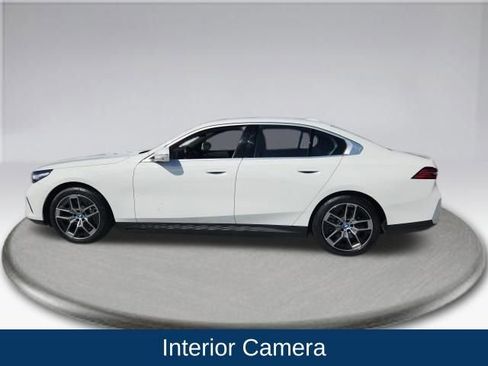 Used 2024 BMW i5 eDrive40i image 17