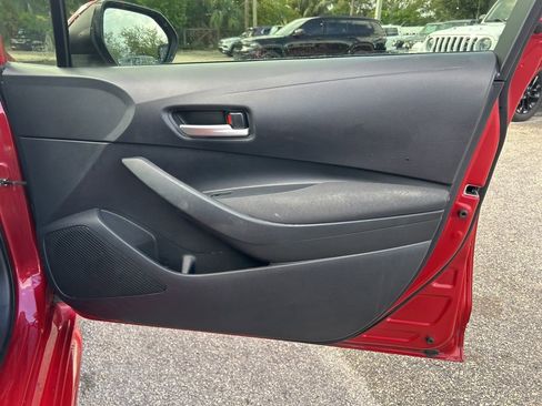 Used 2021 Toyota Corolla LE image 24