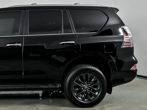 Used 2023 Lexus GX 460 Premium w/ Premium Package AWD/4WD image 7