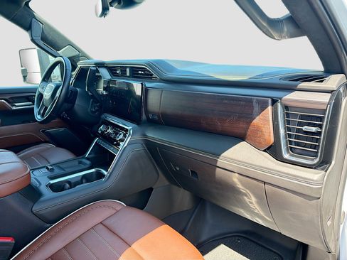 Used 2024 GMC Sierra 3500 Denali Ultimate image 13