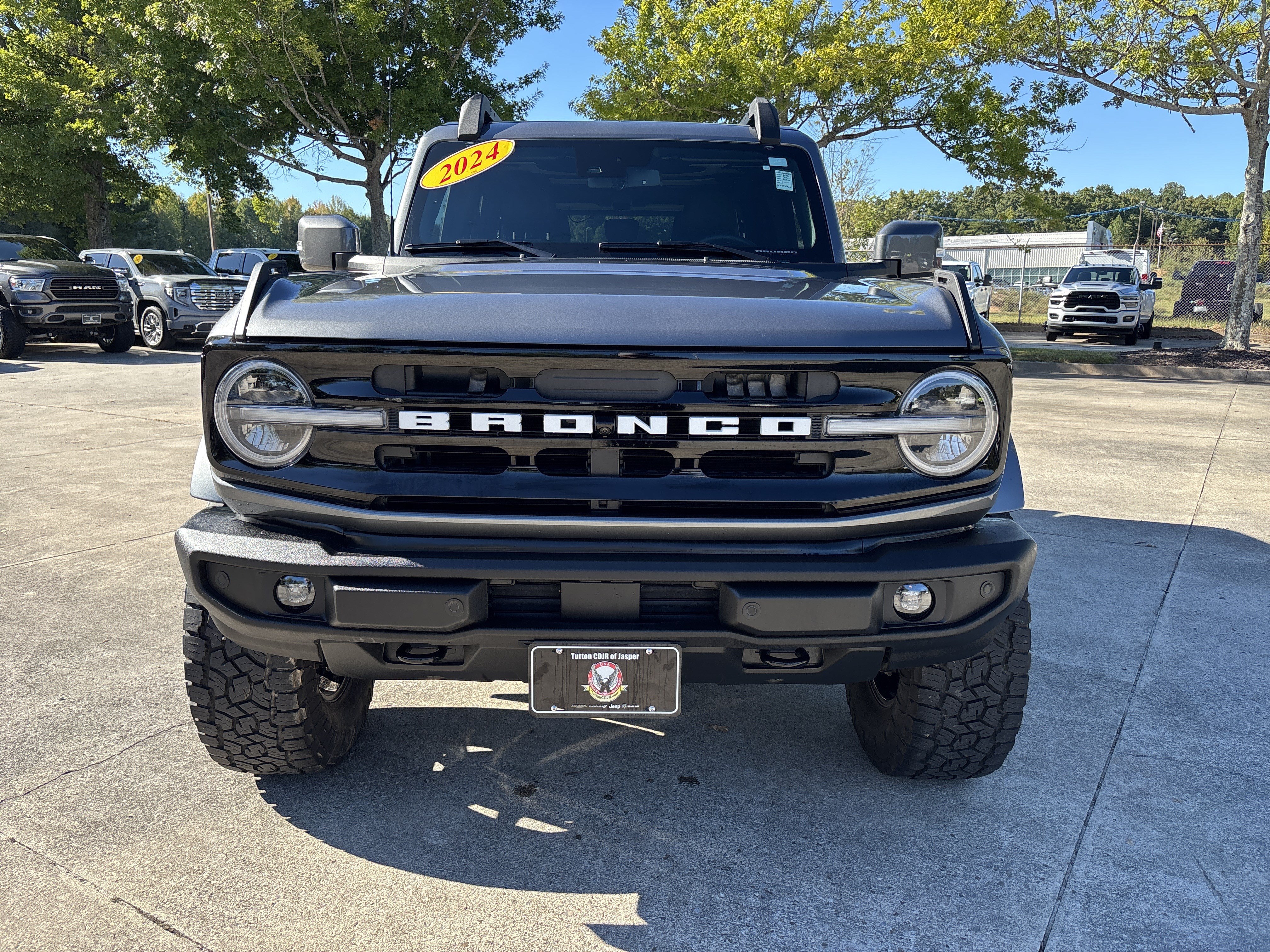 Used 2024 Ford Bronco Outer Banks AWD/4WD image 2