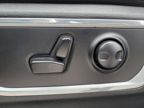Used 2023 RAM 1500 Laramie AWD/4WD image 15