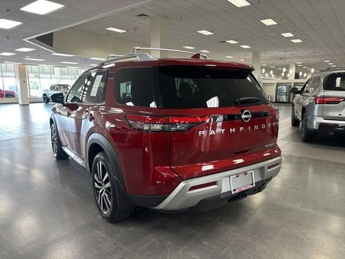 Used 2025 Nissan Pathfinder Platinum w/ Cargo Package FWD image 6