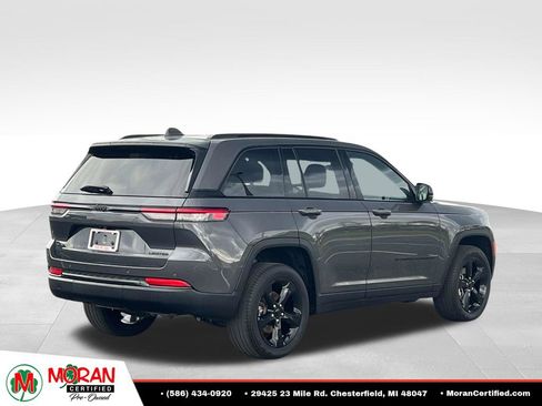 Used 2024 Jeep Grand Cherokee Limited w/ Black Appearance Package AWD/4WD image 5