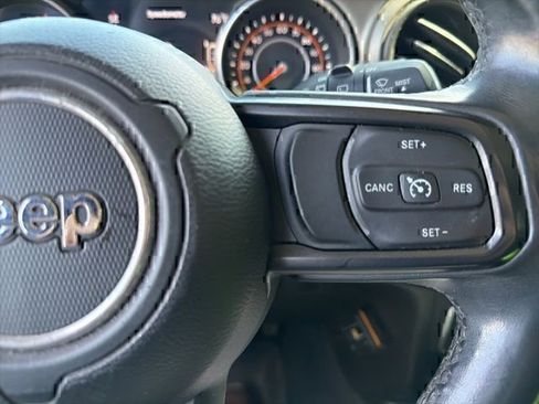 Used 2018 Jeep Wrangler Unlimited Sport S AWD/4WD image 16