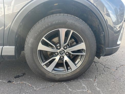 Used 2018 Toyota RAV4 XLE image 25