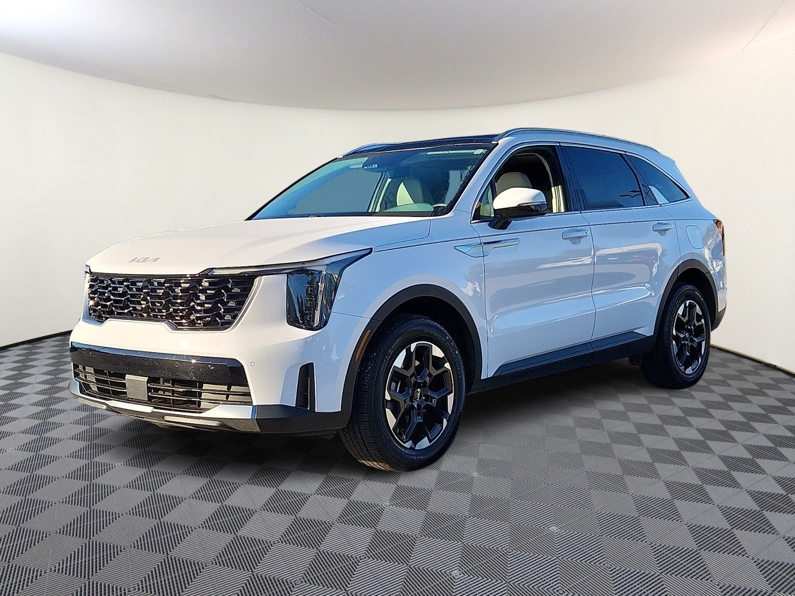 Certified 2025 Kia Sorento S w/ Panoramic Sunroof Package AWD/4WD image 3