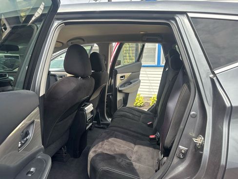 Used 2015 Nissan Murano S FWD image 12