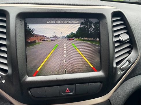 Used 2014 Jeep Cherokee Limited FWD image 30