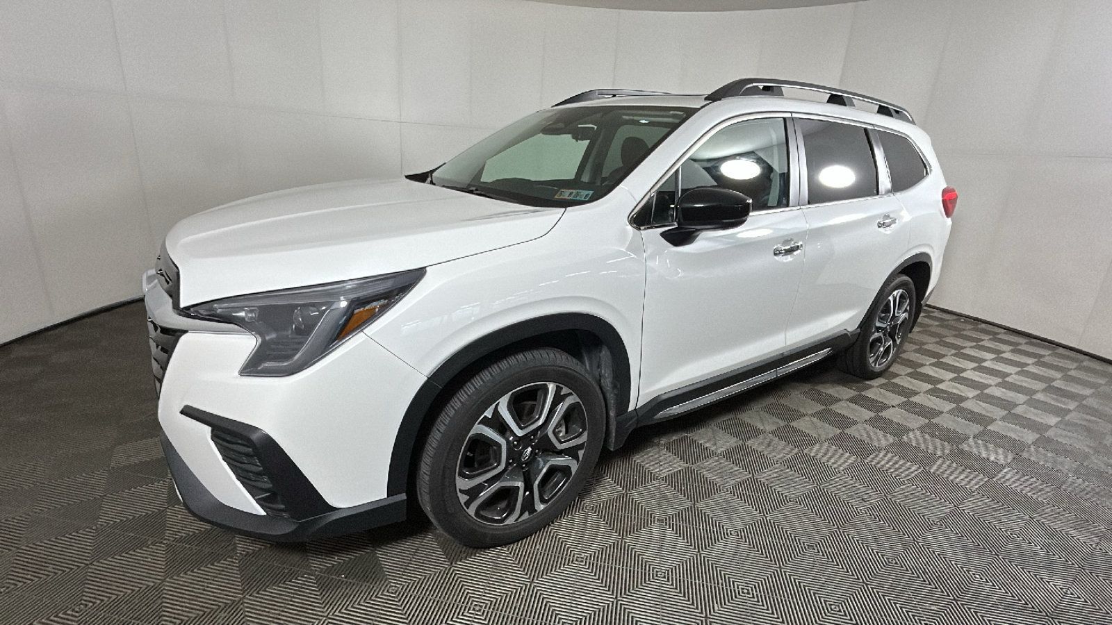 Used 2024 Subaru Ascent Touring AWD/4WD image 8