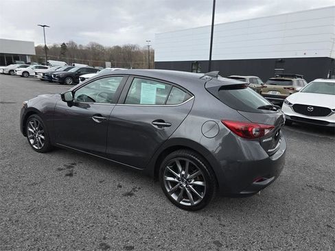 Used 2018 MAZDA MAZDA3 Grand Touring image 5