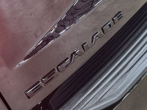 Used 2024 Cadillac Escalade Sport Platinum w/ LPO, ONYX Package image 25