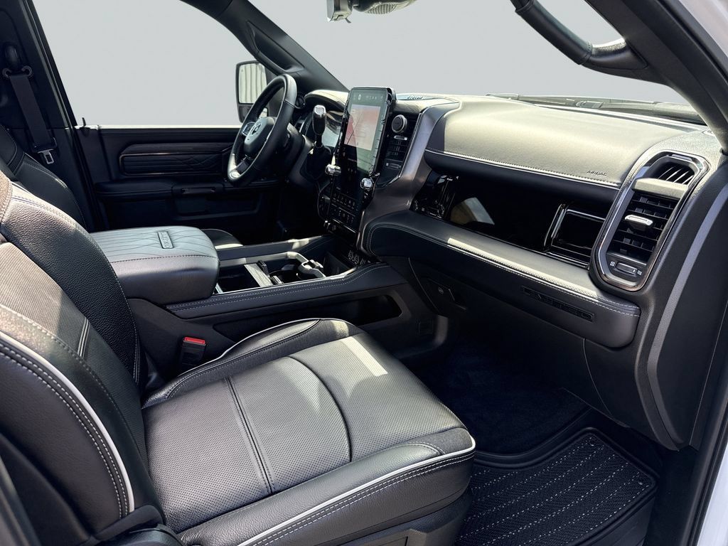 Used 2026 RAM 2500 Limited AWD/4WD image 37