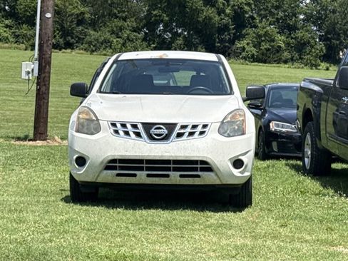 Used 2015 Nissan Rogue S FWD image 2