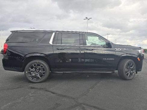 Used 2024 GMC Yukon XL SLE w/ Gmc Pro Safety Plus Package AWD/4WD image 20