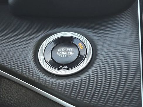 Used 2024 Jeep Grand Cherokee L Altitude image 34