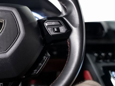 Used 2020 Lamborghini Huracan EVO image 41