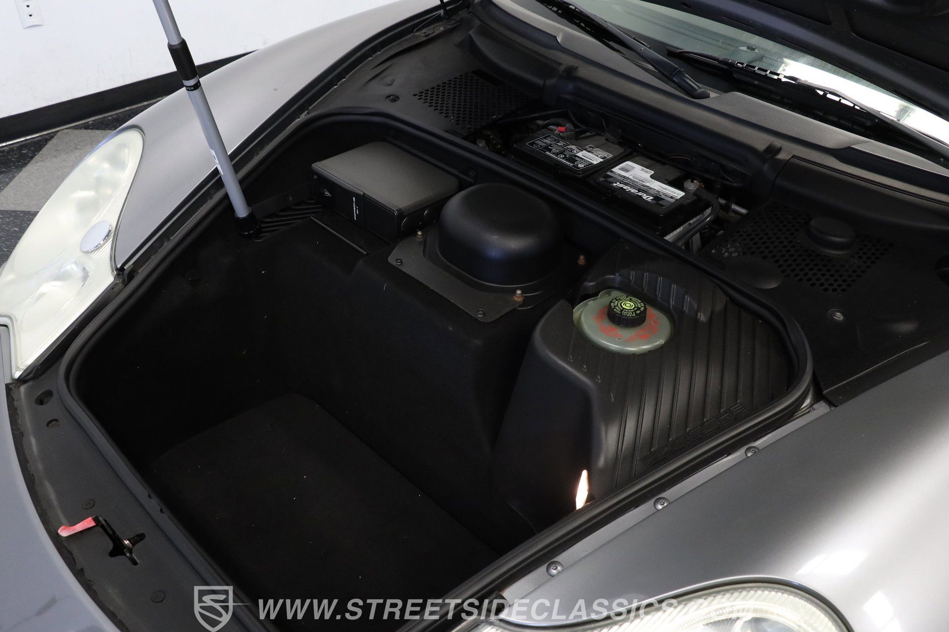 Used 2002 Porsche 911 Carrera 4 AWD/4WD image 31